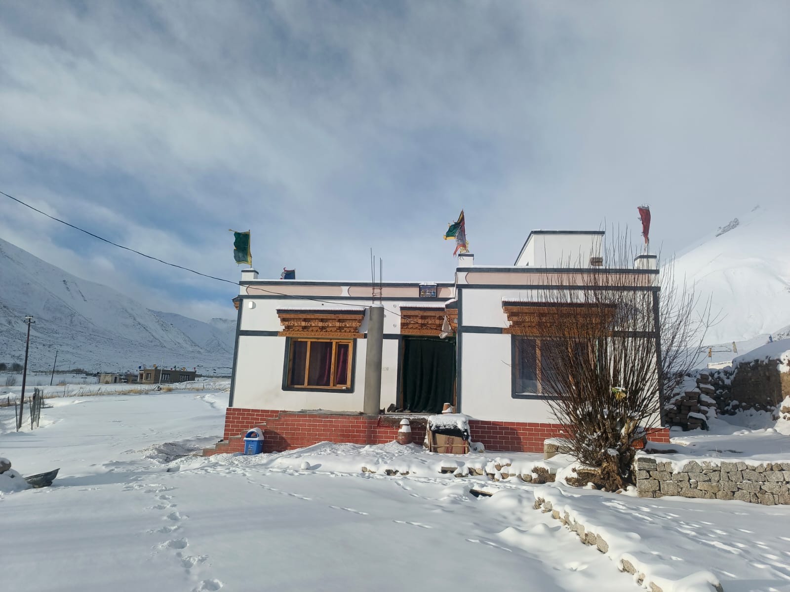 ST. PARJING homestay in deep winter snow